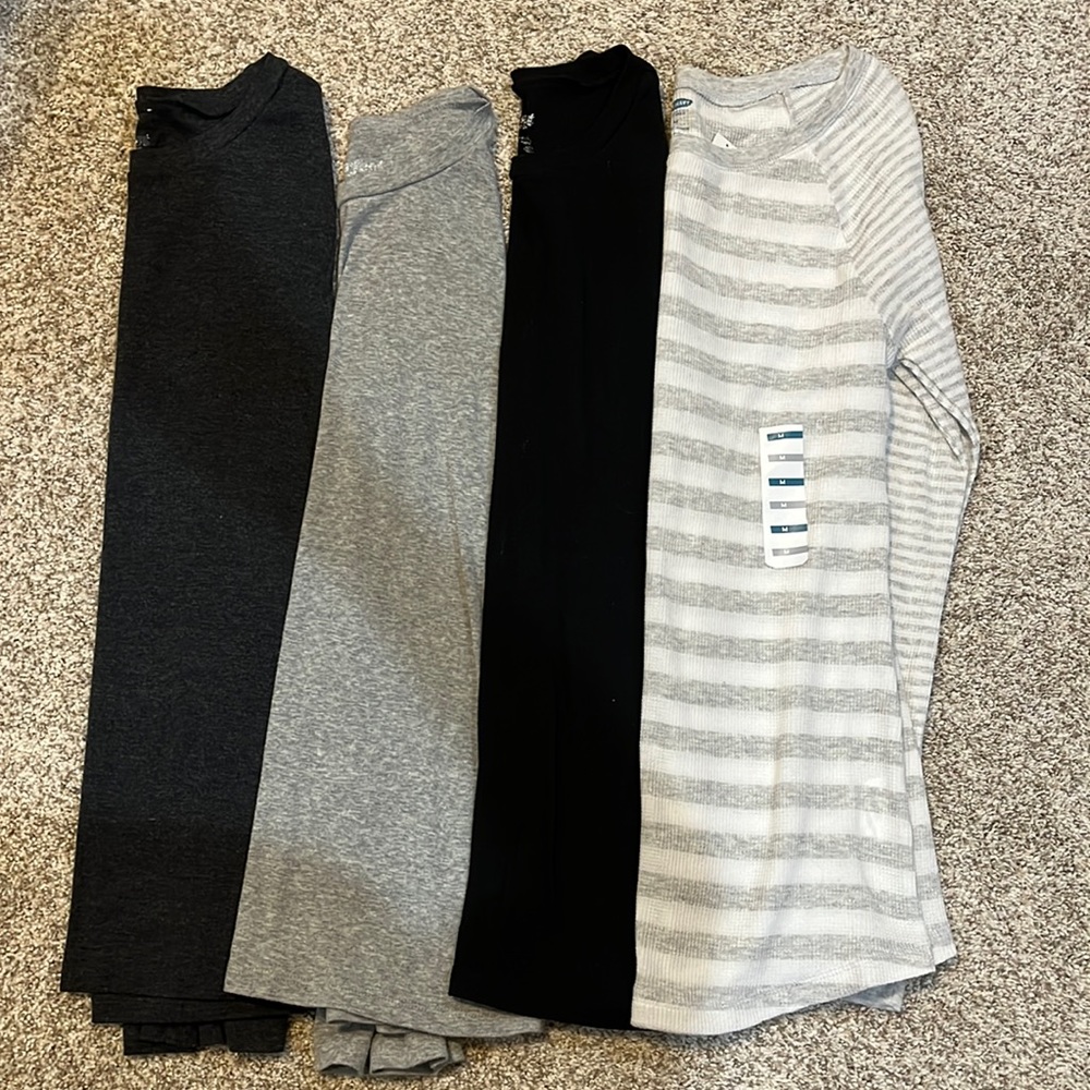 Old Navy Perfect Tees Size Medium & Nwt Old Navy Thermal Size Medium